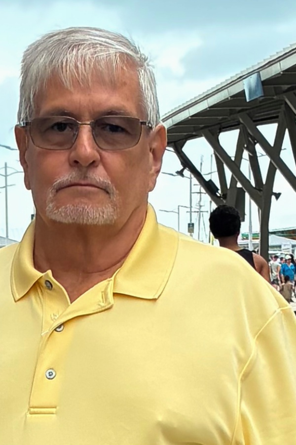 Cruise Brothers Travel Agent Allan Warrenn